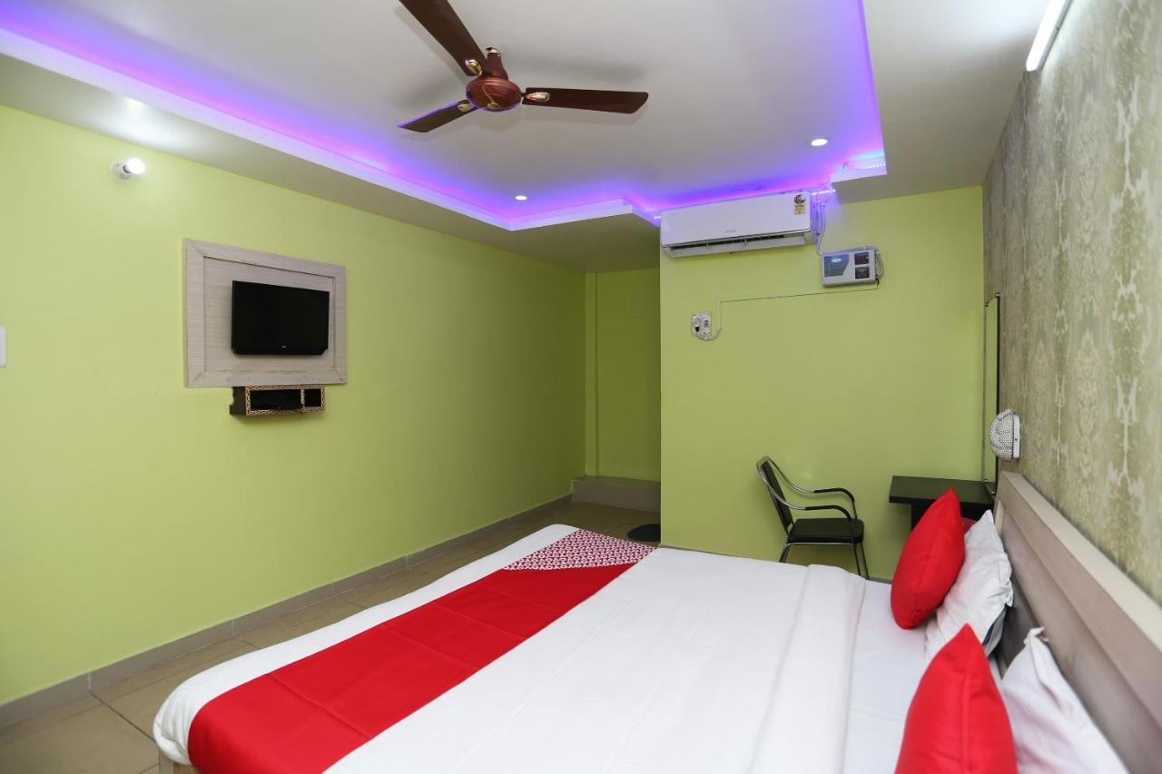 Oyo Hotel New Metro Near Phoenix United ラクナウ エクステリア 写真